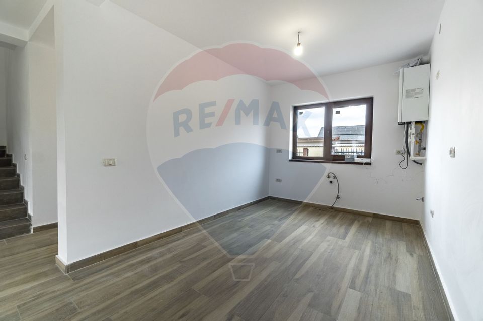 4 room House / Villa for sale