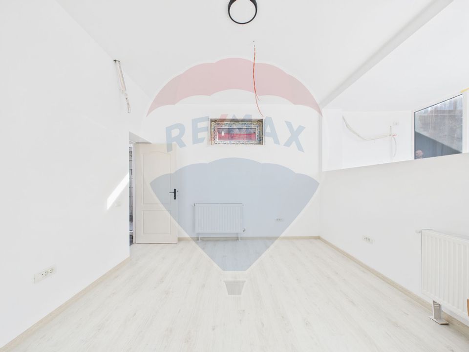 Spatiu comercial de vanzare 344 mp, Drumul Taberei-Moghioros