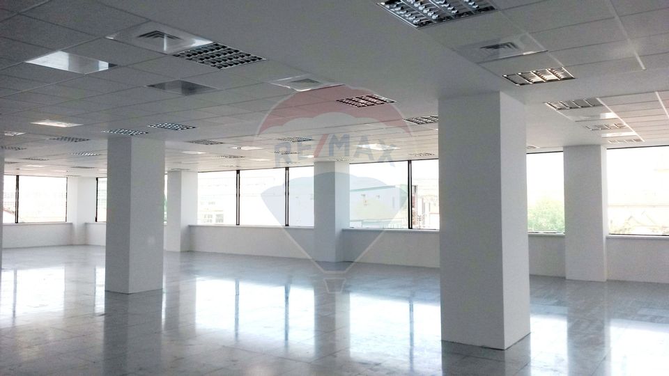 328sq.m Office Space for rent, Semicentral area