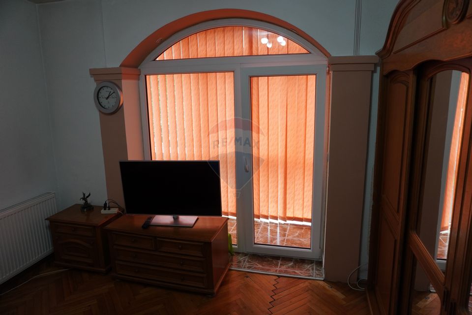 4 room Apartment for rent, Central area