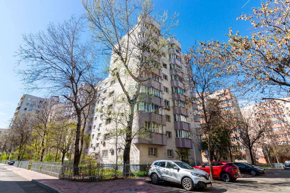 Apartament cu 3 camere de vânzare în zona Nerva Traian / Vlad Dracul