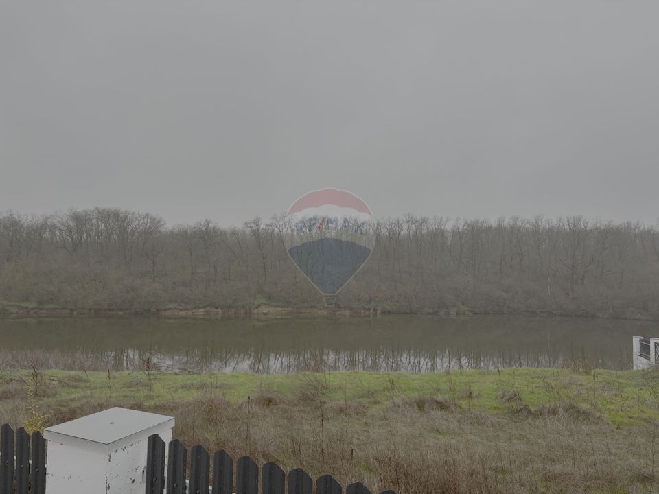 Teren intravilan de vanzare cu deschidere la lac, Branesti