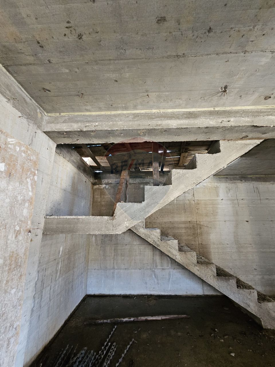 Casă / Vilă cu 1 camere de vânzare