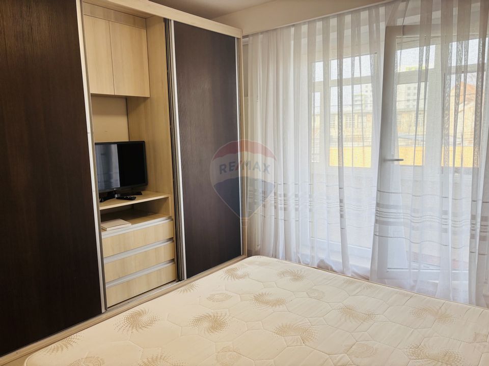 Apartament de închiriat cu 4 camere, 2 băi, str. Gh. Costaforu, Oradea