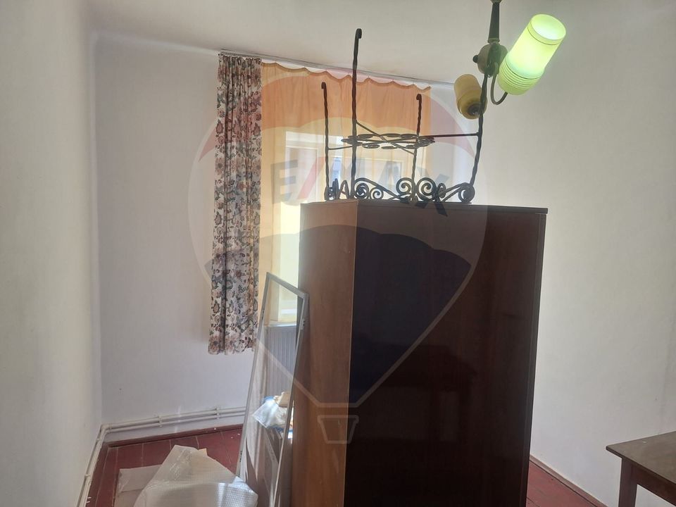 Apartament cu 2 camere în zona Central Simeria, Hunedoara