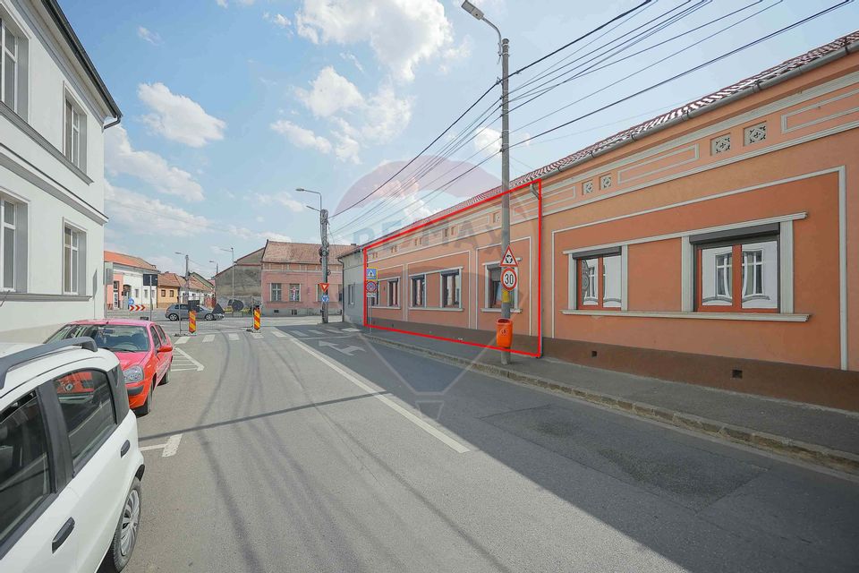 De vânzare Apartament cu 4 camere, lângă Podul Centenarului