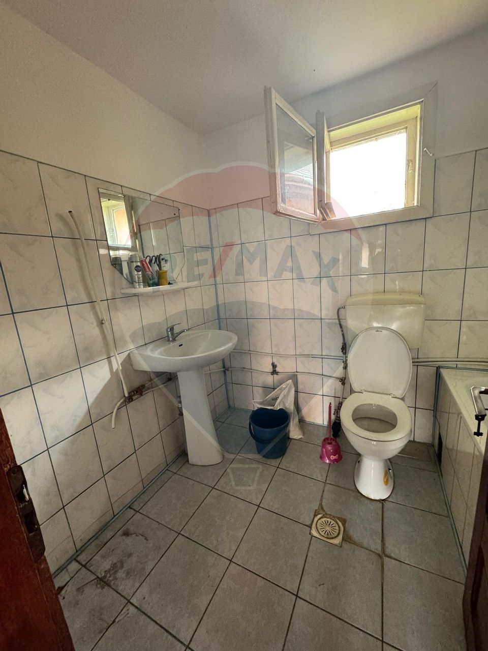 Casă / Vilă cu 4 camere de vânzare