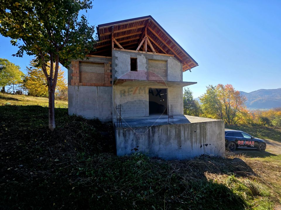 Casă / Vilă cu 5 camere de vânzare