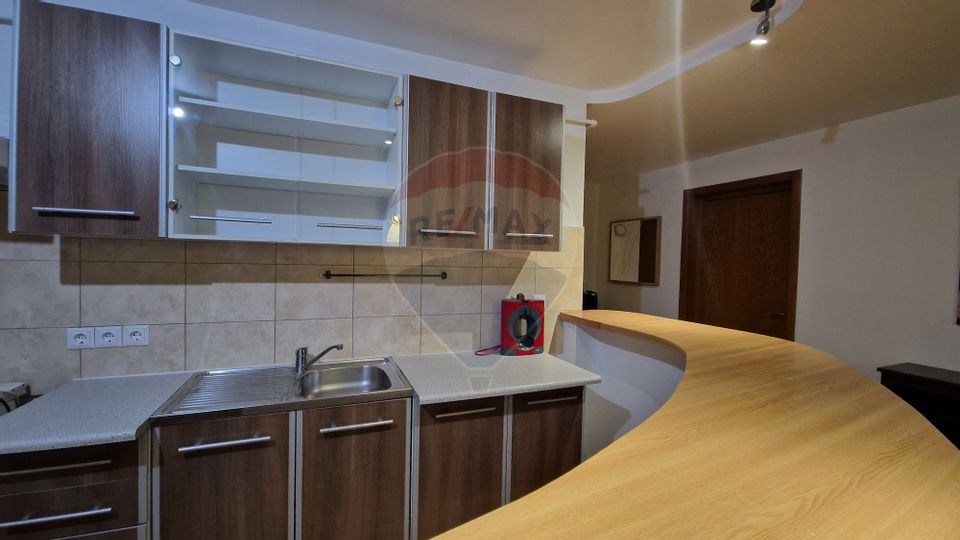 Apartament cu 3 camere de închiriat pe Calea Calarasilor