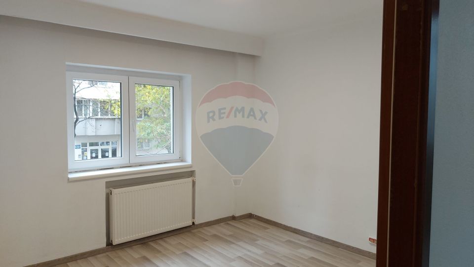 Închiriere apartament 3 camere – Bulevardul Unirii