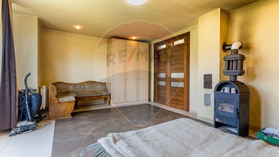 Casa cu 6 camere de vanzare, zona Centrala, Huedin