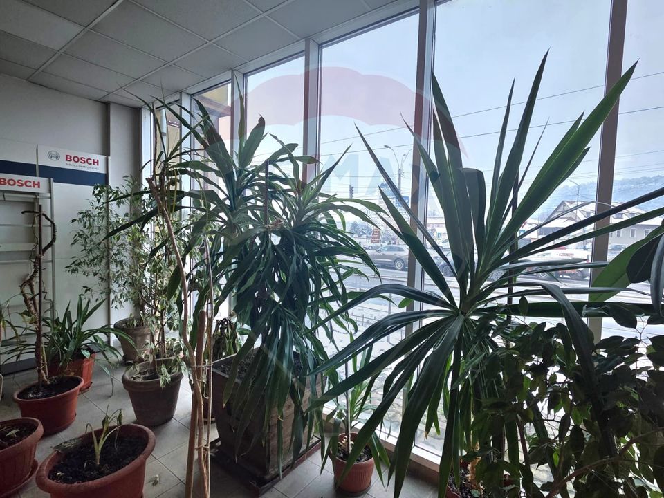 120sq.m Commercial Space, Ultracentral area