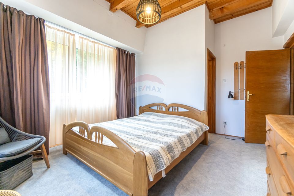 Oferta! Pensiune cu 7 camere de vânzare/ Poiana Marului