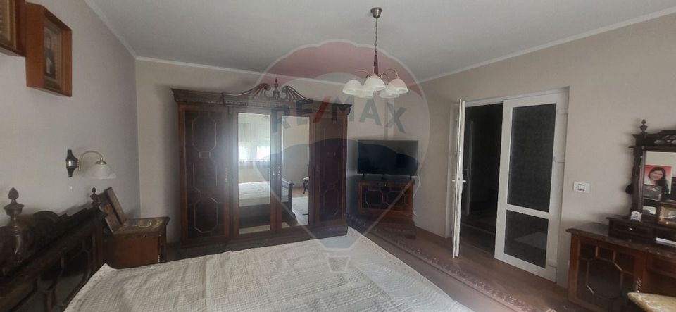 5 room House / Villa for sale, Functionarilor area