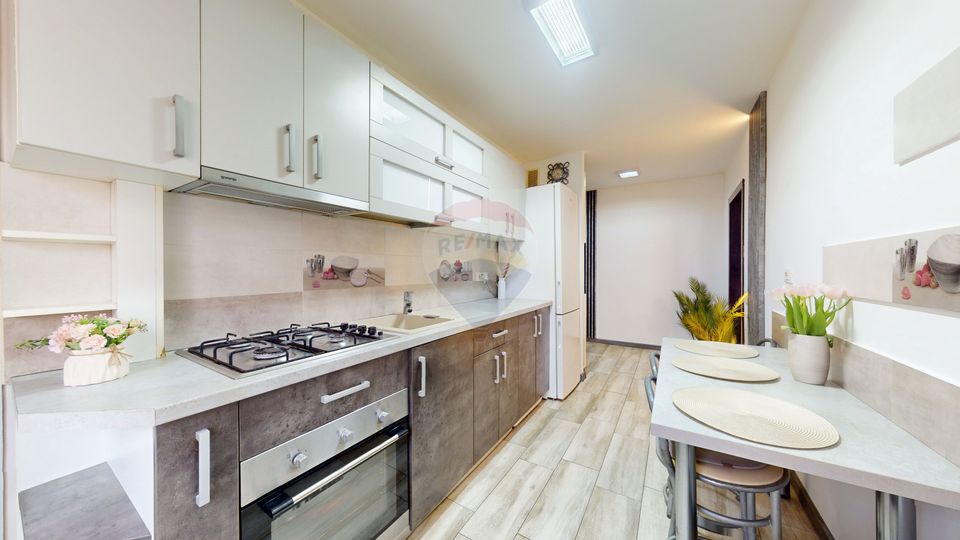 Apartament 3 camere, 2 băi, 2 parcări de vânzare zona Avantgarden 2