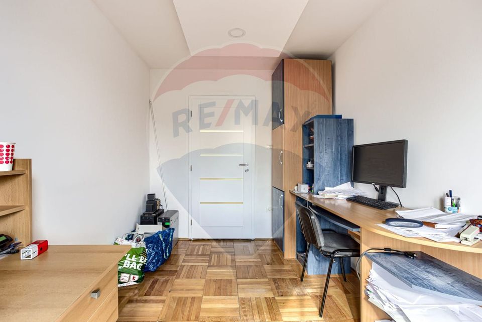 4 room Apartment for sale, Podgoria area