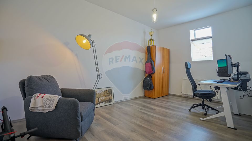 !! VANDUT !!  Apartament spațios, terasă proprie, Tractorul, Brașov