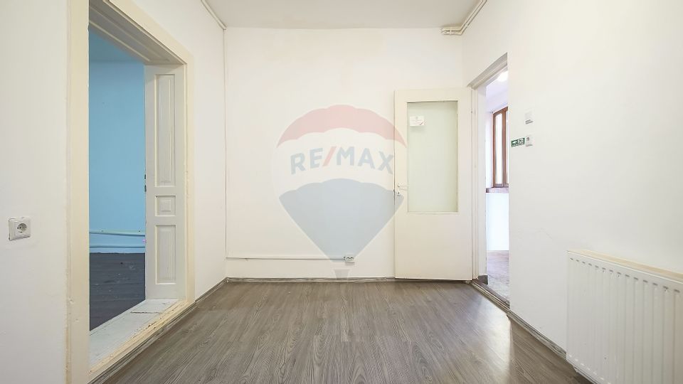 COMISION 0 Casă cu potențial excelent, teren 446 mp, Strada Fanionului