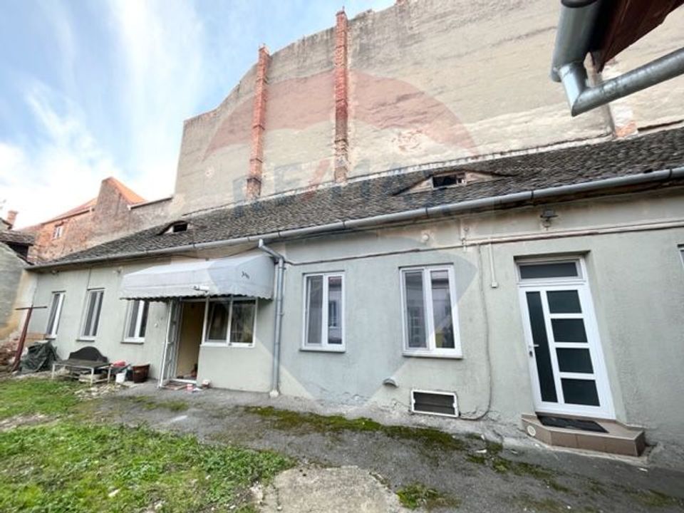 Vanzare apartament centrul istoric  str. Dr. Ioan Lupas