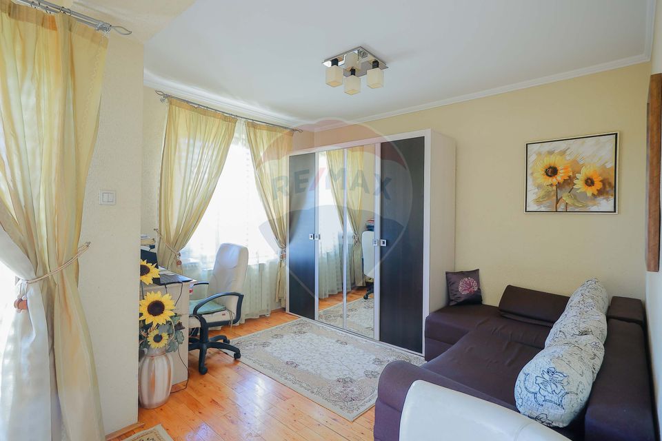 De vânzare vilă cu 7 camere, drum privat, în zona de Dealuri
