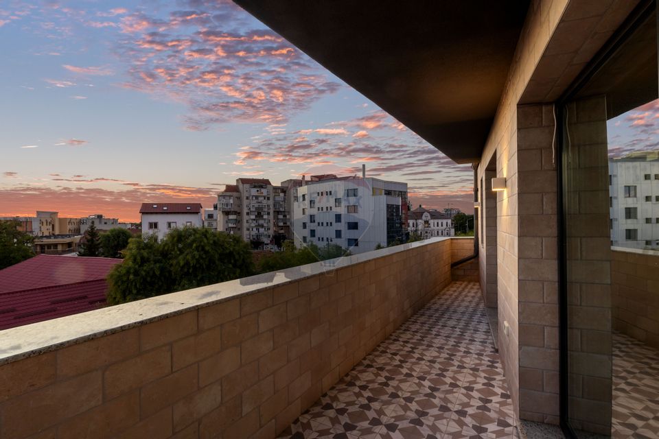 Penthouse unic pe două niveluri - saună și bucătărie exterioară