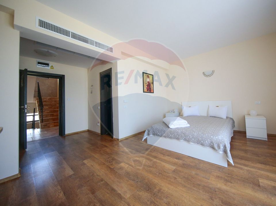 18 room Hotel / Pension for rent