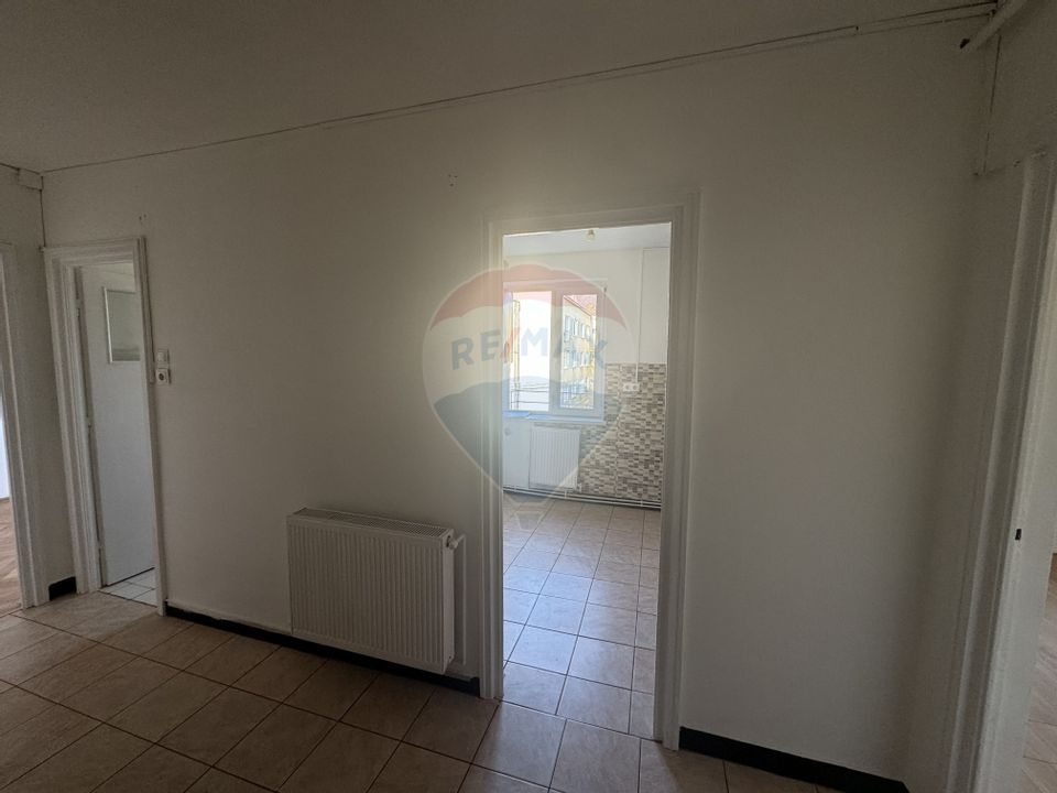 Apartament de închiriat 2 camere 250 Euro(G Coșbuc/ Etaj 2)