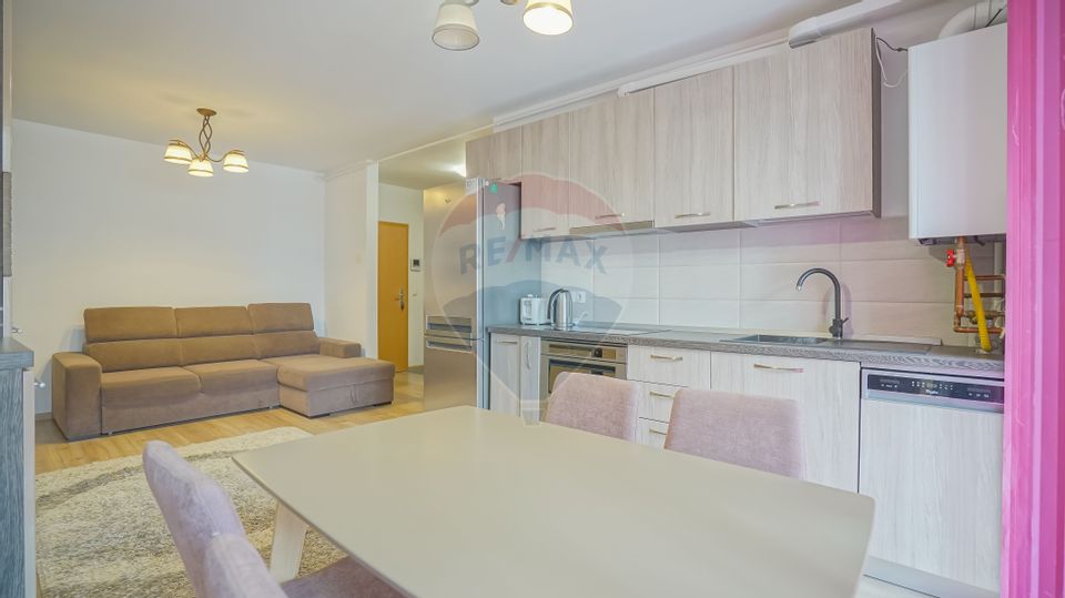 Apartament decomandat de 3 camere in curs de mobilare, Zona Coresi