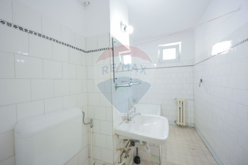 Apartament cu 4 camere de vânzare în zona Dacia
