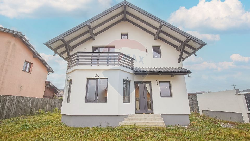 5 room House / Villa for sale