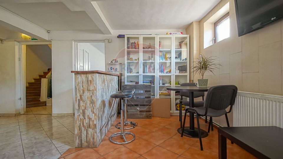 11 room House / Villa for rent, Tractorul area