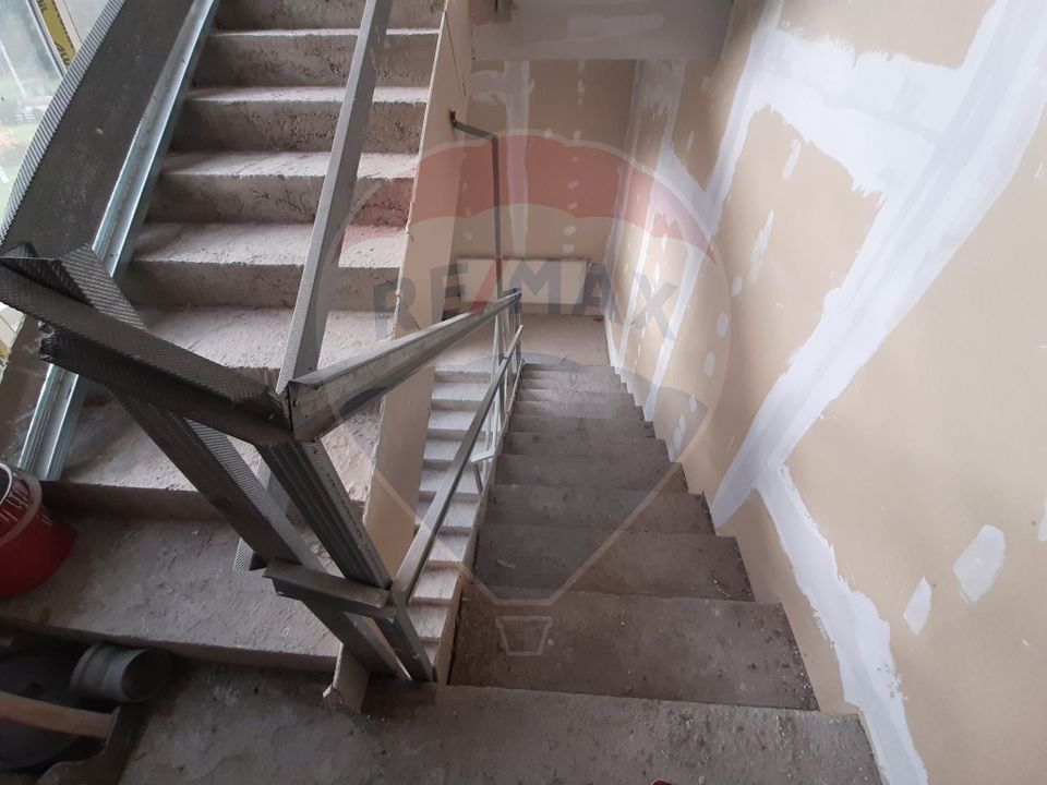 Villa / Guesthouse / Seniors' Asylum, beautiful Moeciu area, parking