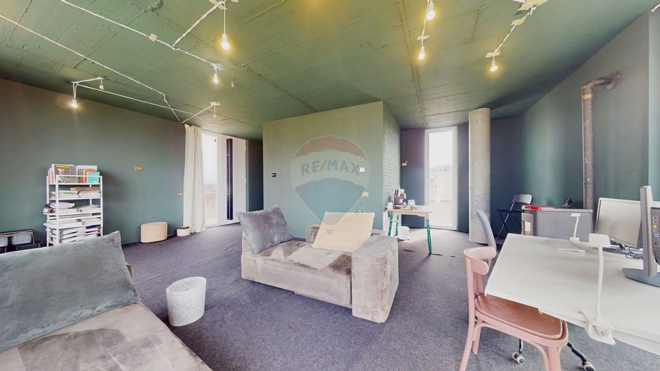 70sq.m Commercial Space for rent