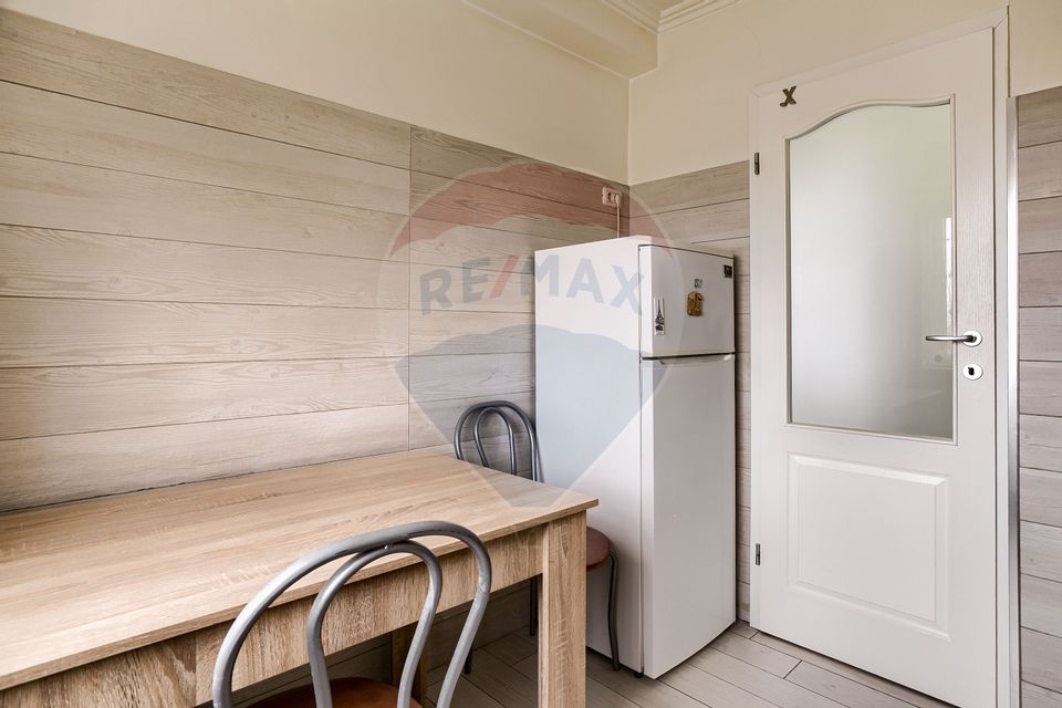 Apartament cu 2 camere de închiriat în zona Ultracentral