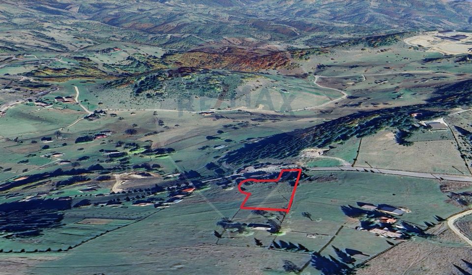 Teren de vis în Fundata 1934mp sau 3868mp, la înălțimea sufletului tău