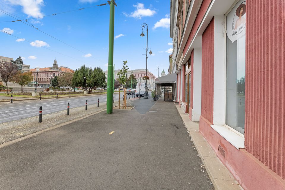 80sq.m Commercial Space for rent, Central area