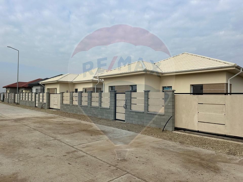 4 room House / Villa for sale