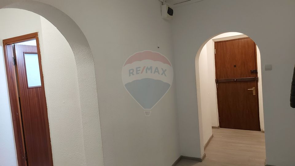 Închiriere apartament 3 camere – Bulevardul Unirii