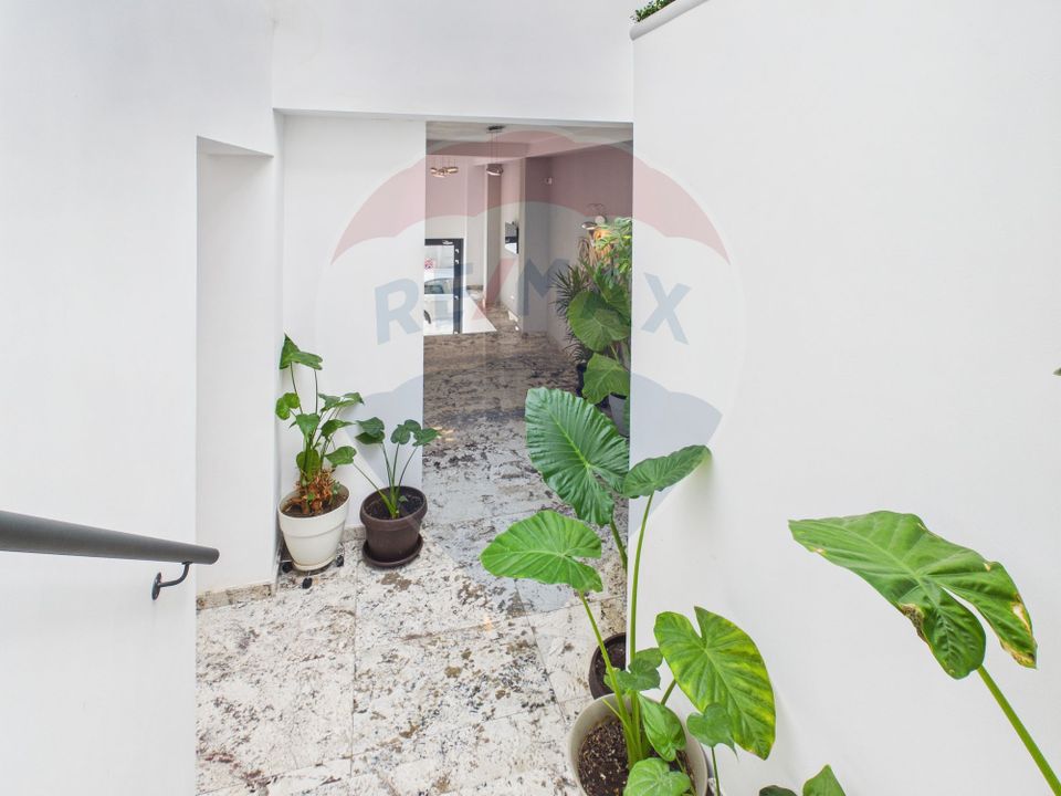 5 room Apartment for sale, Magheru area