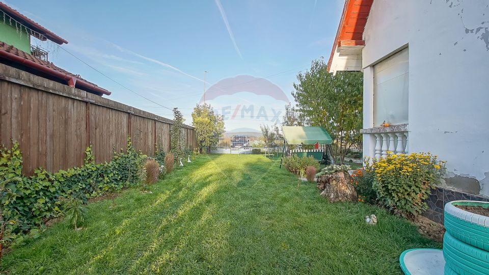 Casă cu 6 camere de vânzare în Râșnov, teren 1.100 mp, zona Glăjărie