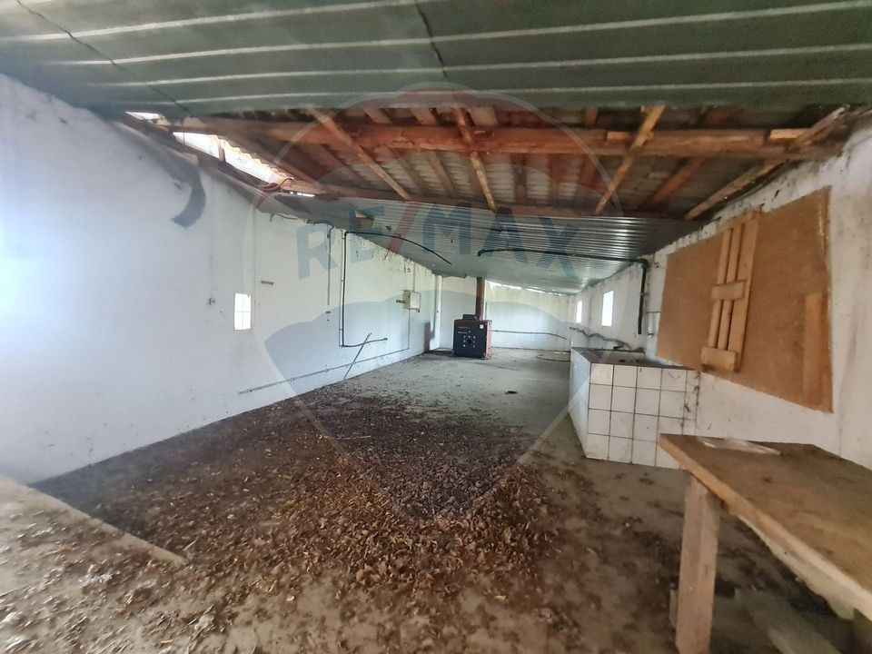 Casă  si spatiu comercial cu suprafata de 483 mp