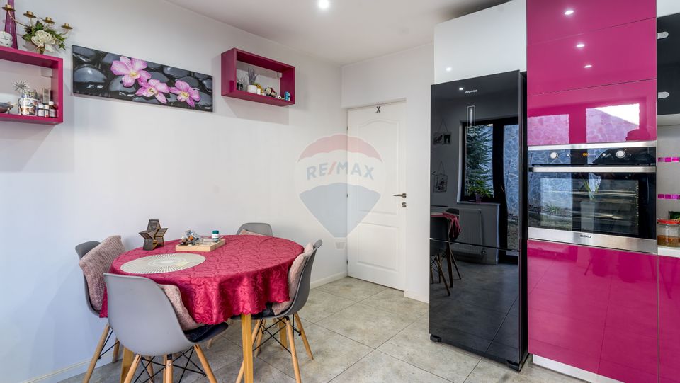 Casa de vanzare, 5 camere, zona Baciu