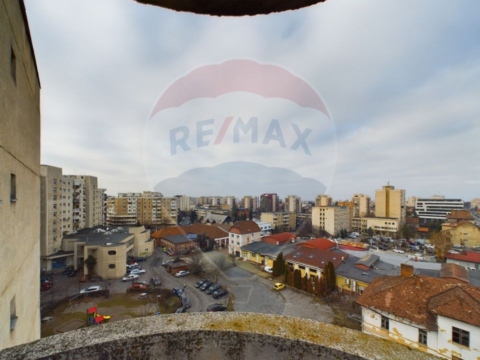 Apartament cu 4 camere de închiriat în zona Centrul Civic