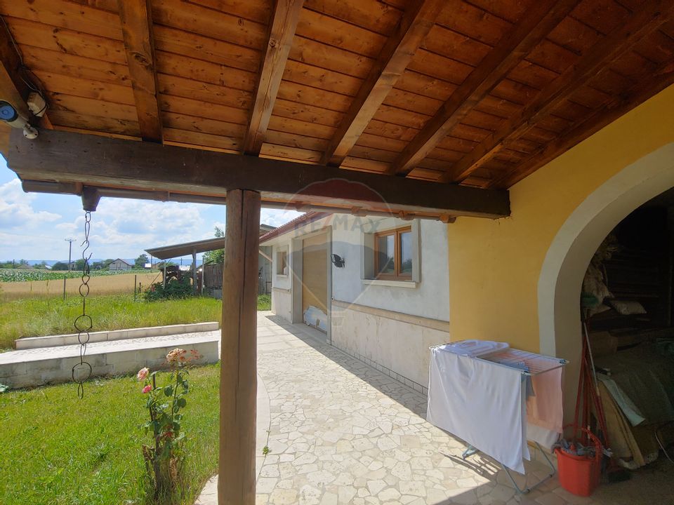 Casă / Vilă de lux cu 5 camere de vânzare în Vadu Moldovei, Suceava