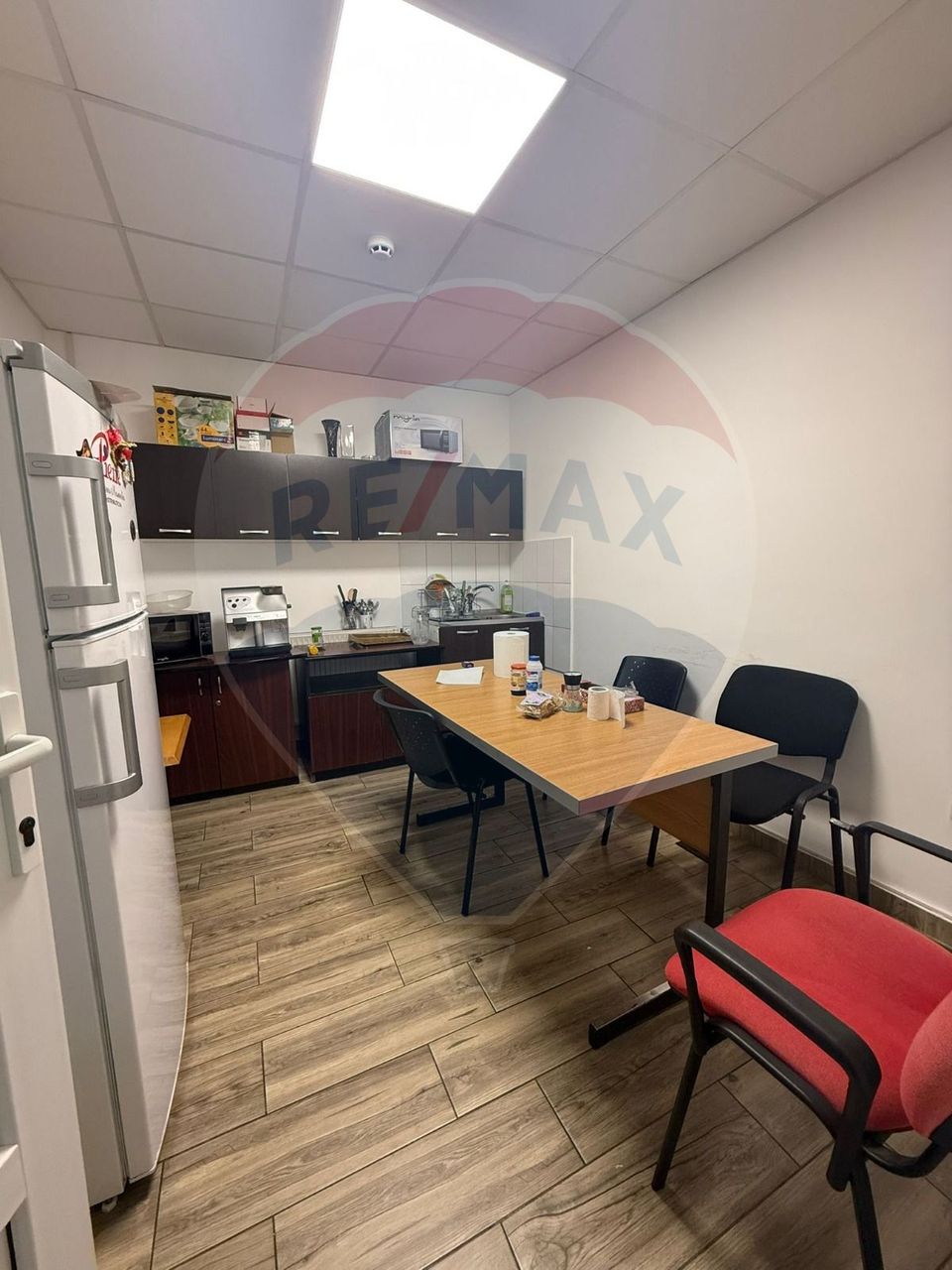 893sq.m Commercial Space for rent