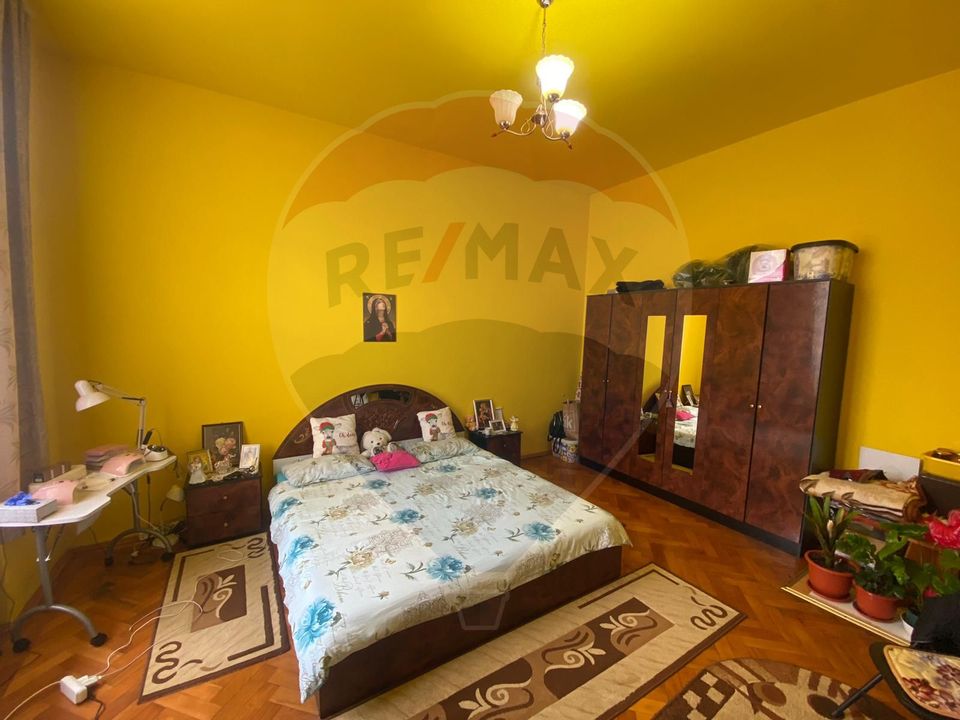 Apartament cu 2 camere central