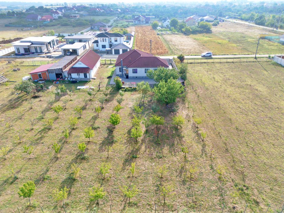 Casă cu 5 camere de vânzare loc. Frumușeni, jud. Arad