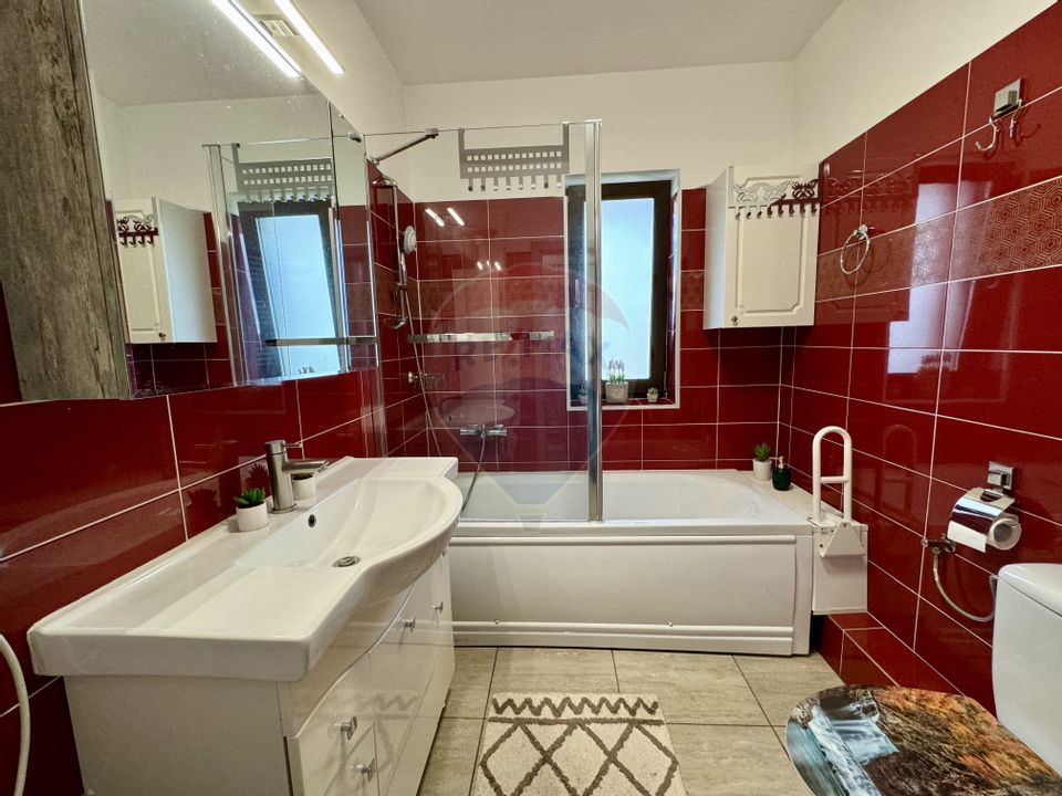 De vanzare duplex cu 5 camere, Zona Vivo