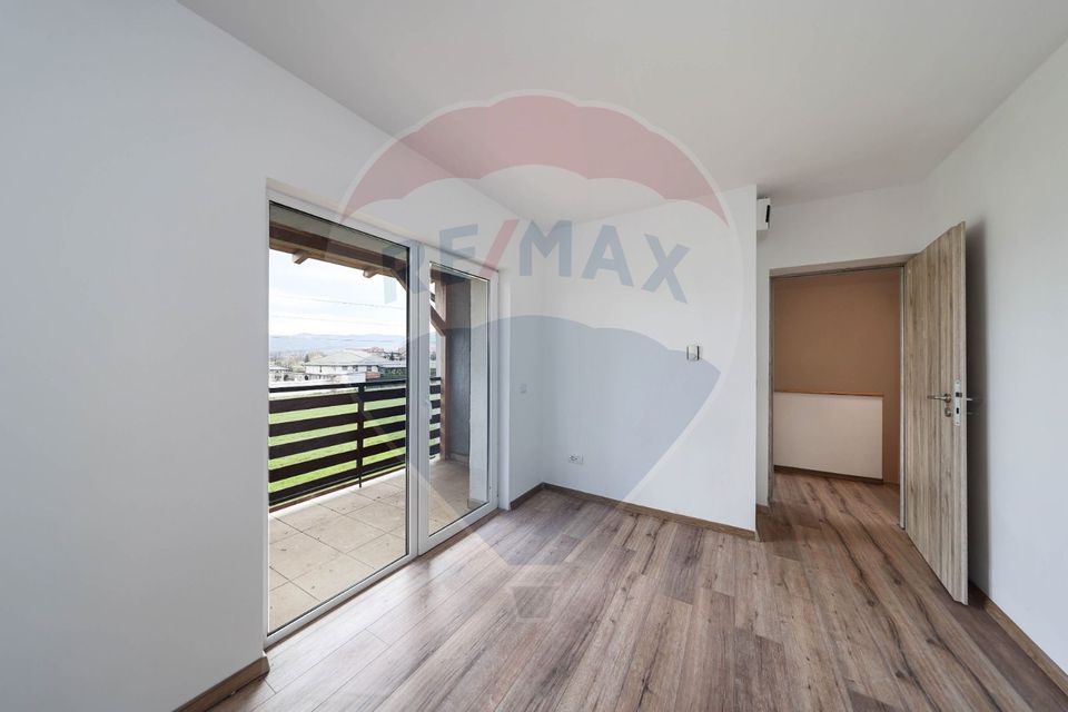 4 room House / Villa for sale