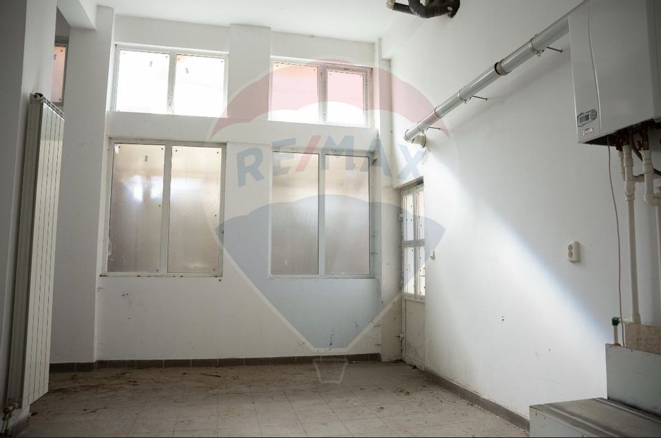 674sq.m Commercial Space for rent, Horea area